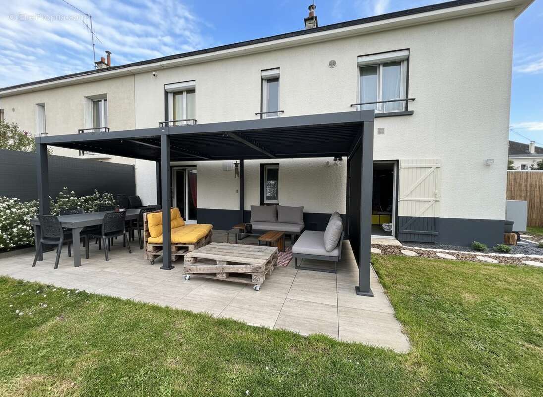 Maison à SAINT-CYR-SUR-LOIRE