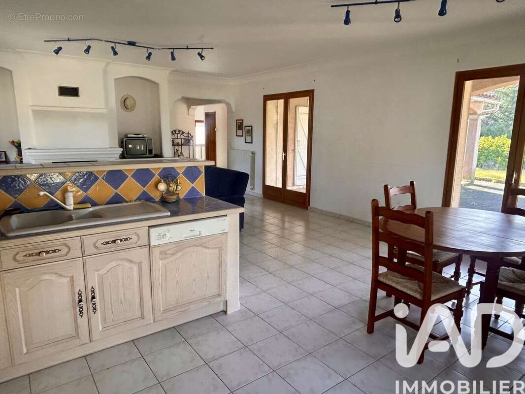 Photo 9 - Maison à SAINT-MAXIMIN-LA-SAINTE-BAUME