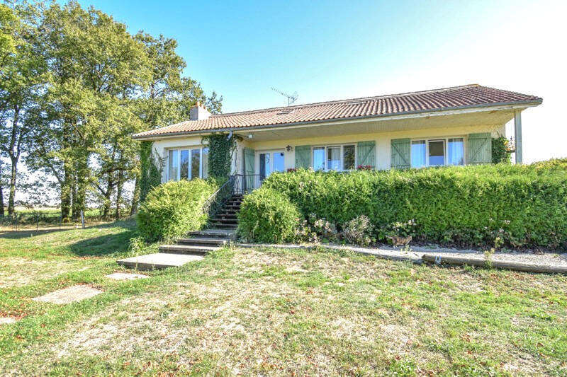 GITE - Maison à GENOUILLE