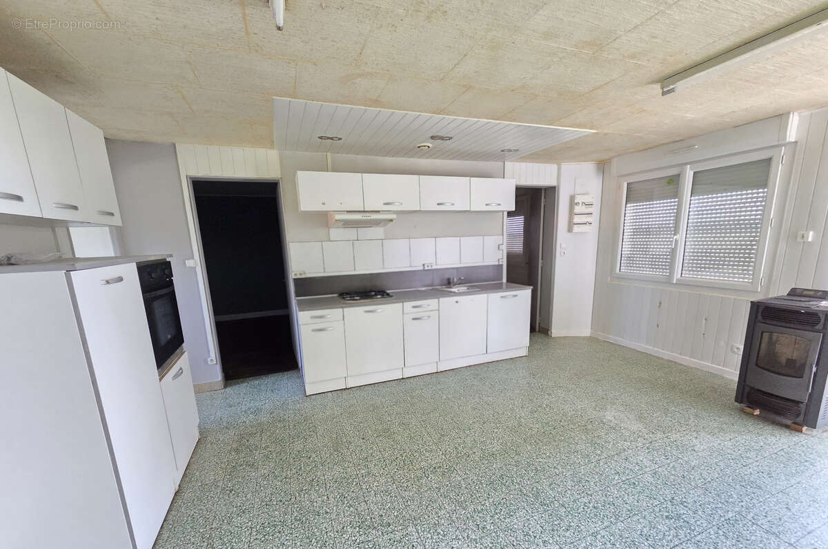 Maison à LA CHAPELLE-AUX-CHASSES