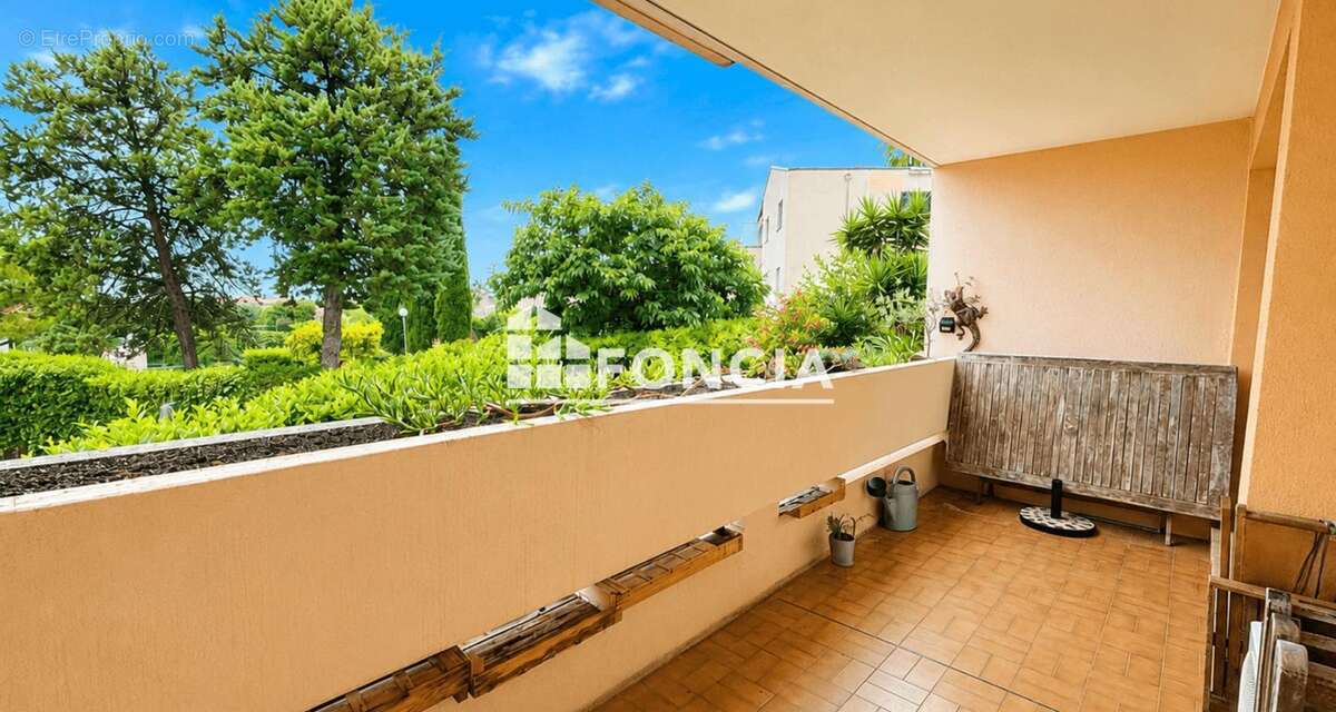 Appartement à VALLAURIS