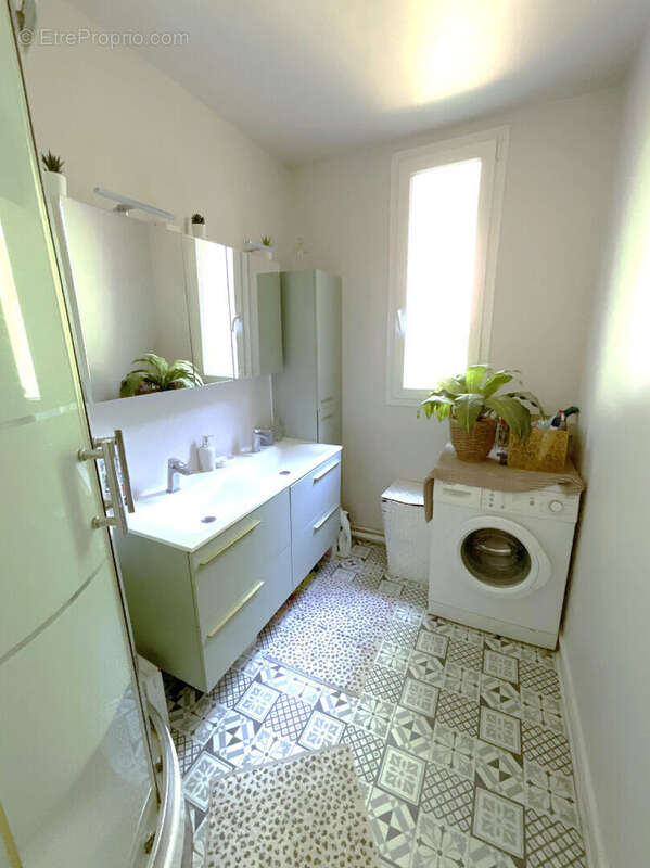 Appartement à BUC