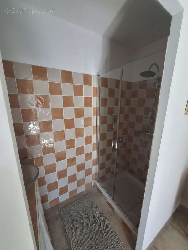 Maison à FONTVIEILLE