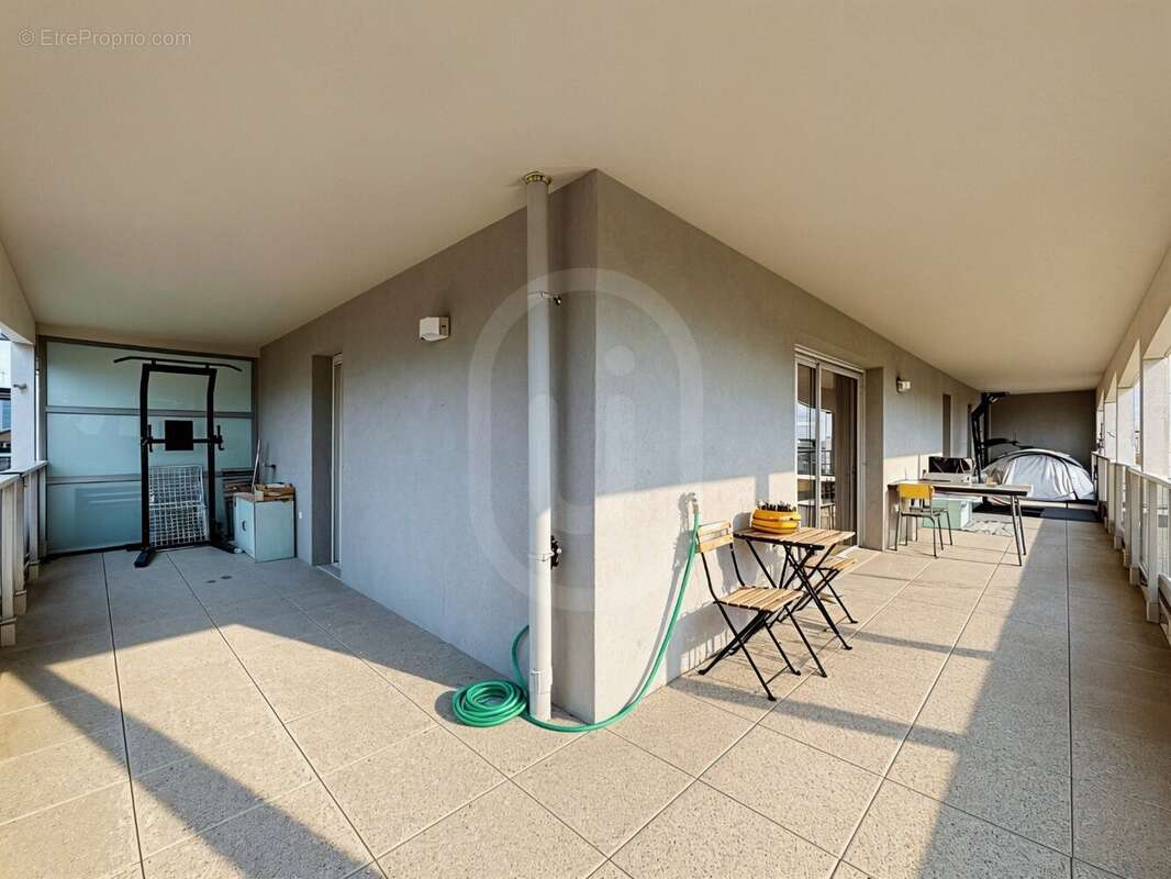 LIRONDE Beau T 4 avec grande terrasse + 2 parkings - photo 11