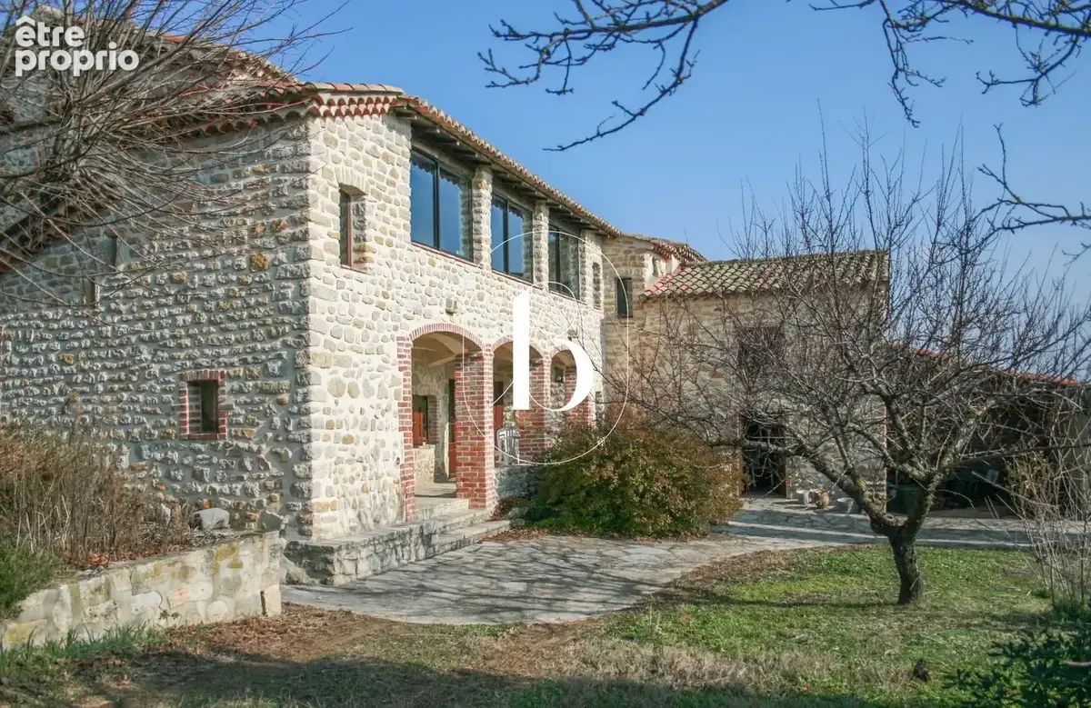Une maison de caractère où l'histoire rencontre l'art de vivre - photo 16