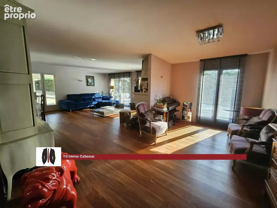 Salles – Belle maison de plain-pied avec piscine, grands volumes et terrain de plus de 2 400 m² Un cadre privilégié, de beaux vo - photo 5