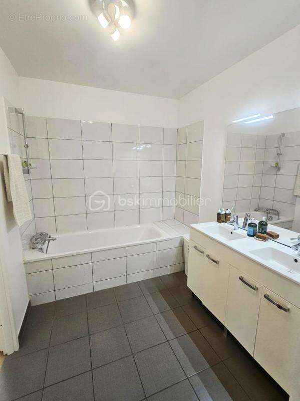 Appartement à NANTERRE