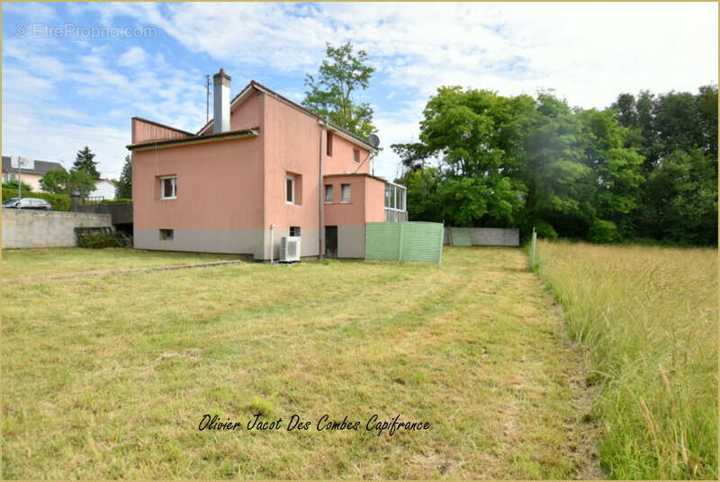 Maison à NOMMAY