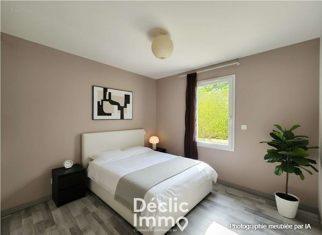 Maison à ROULLET-SAINT-ESTEPHE