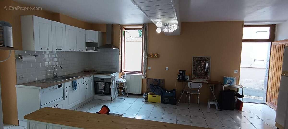 Le veurdre - maison de bourg 180 m2, studio, terrain + garage - photo 7