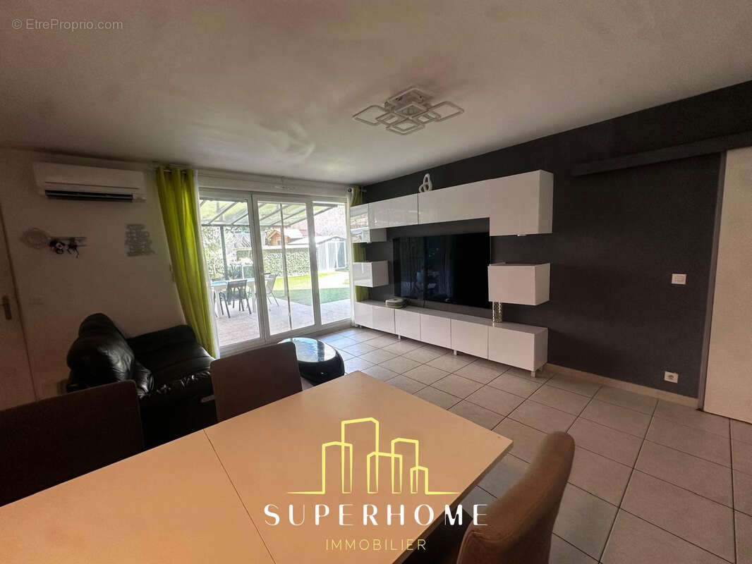 Appartement à MARSEILLE-8E