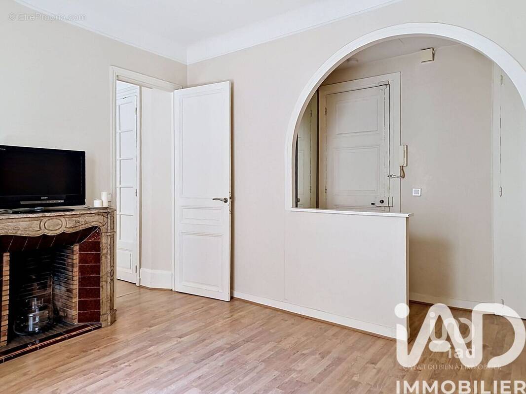Photo 1 - Appartement à PARIS-17E