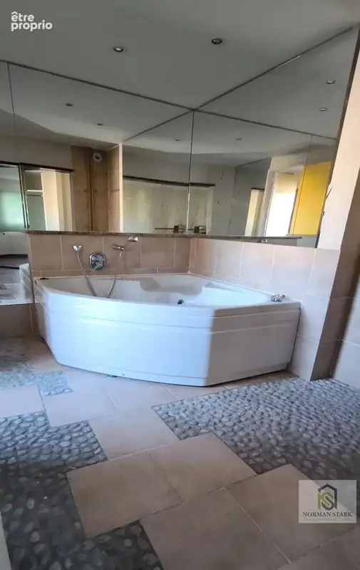 Roquebrune-Cap-Martin – Vaste 3 pièces de 92 m² avec terrasse, vue mer panoramique, résidence de standing avec piscine, à rénove - photo 13