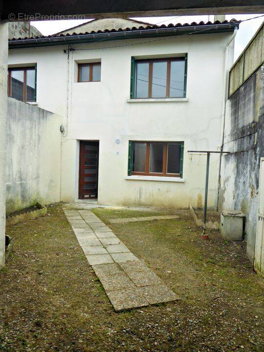 Maison à CASTILLON-LA-BATAILLE