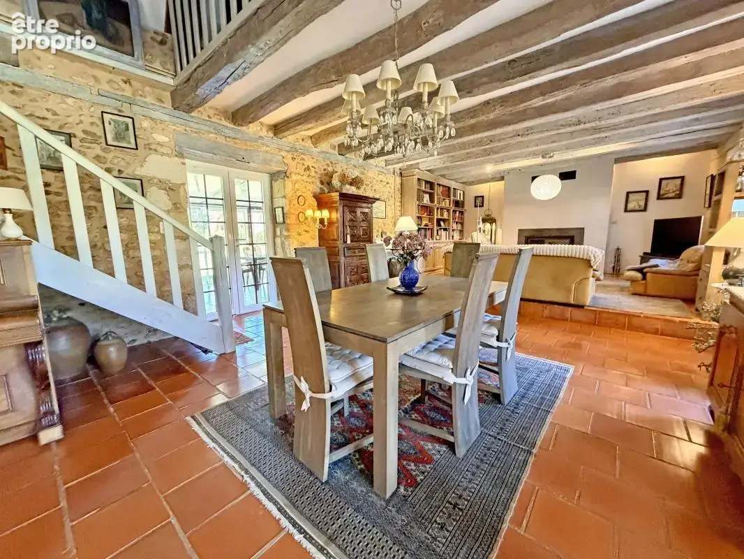 Trois maisons en pierre, piscine et étang - photo 5