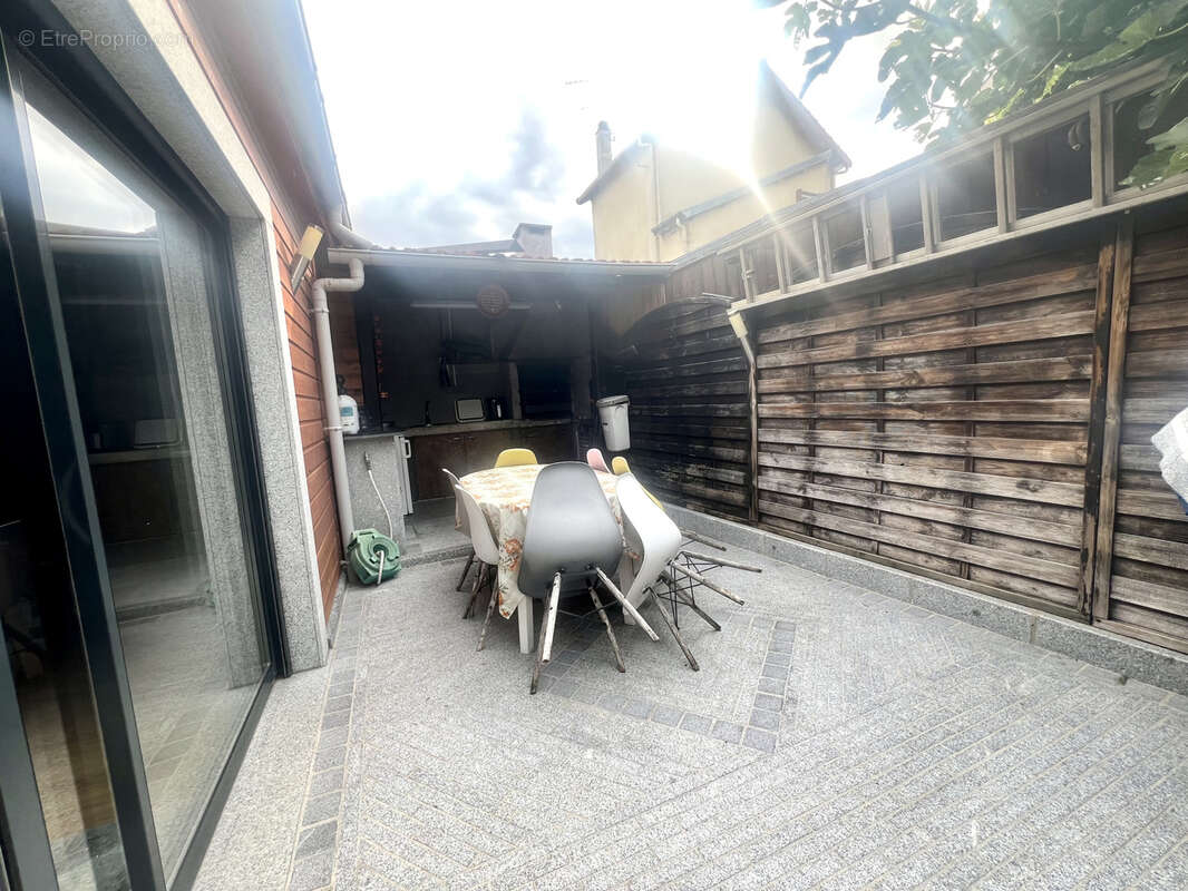 Maison à SARTROUVILLE