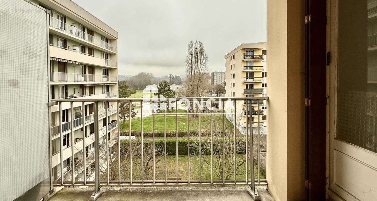Appartement à BOURGOIN-JALLIEU