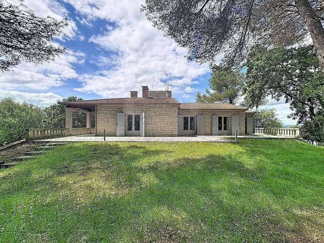 Maison à SAINTE-ANASTASIE