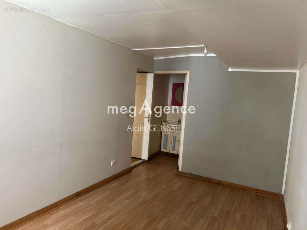 Maison 96 m² à Surgeres  - photo 4
