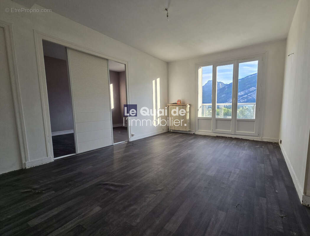 Appartement à SAINT-EGREVE