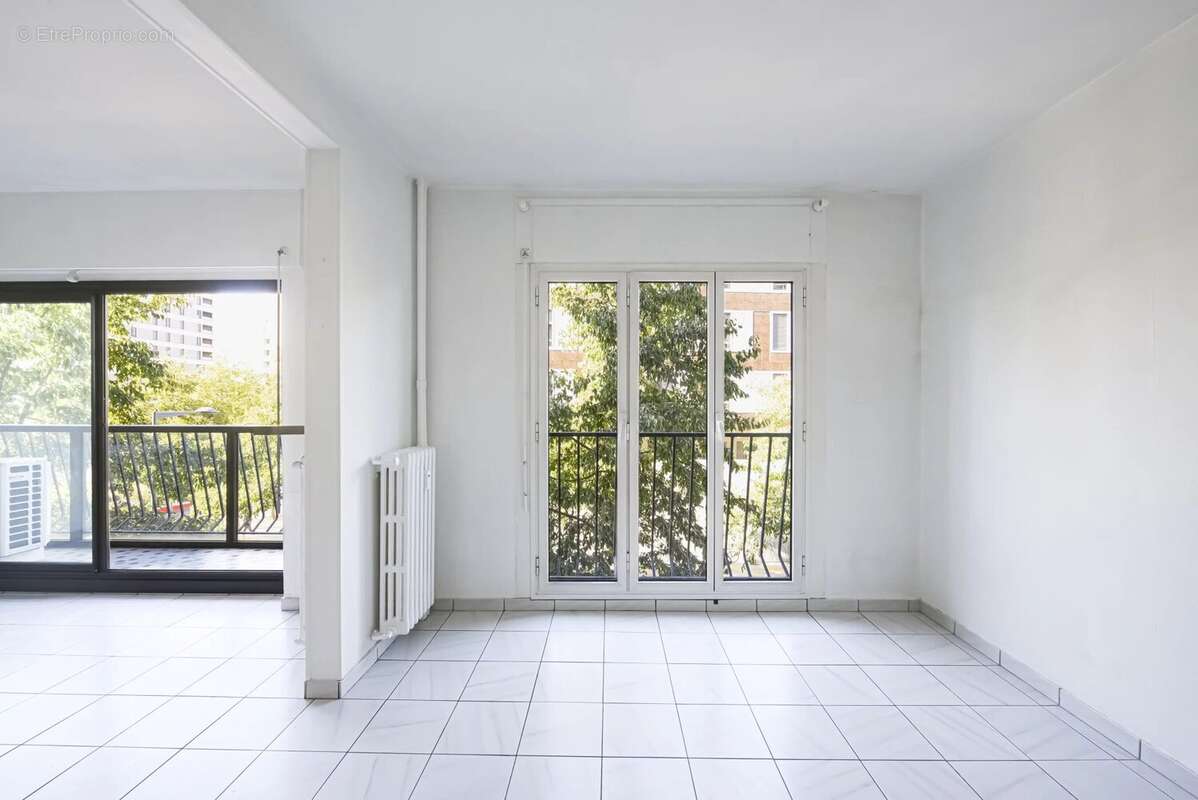 Appartement à MARSEILLE-3E