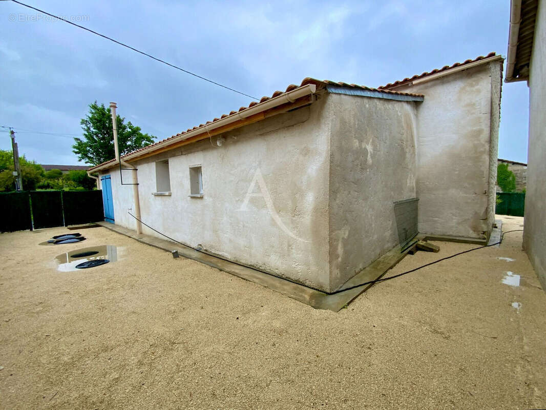 Maison à JONZAC