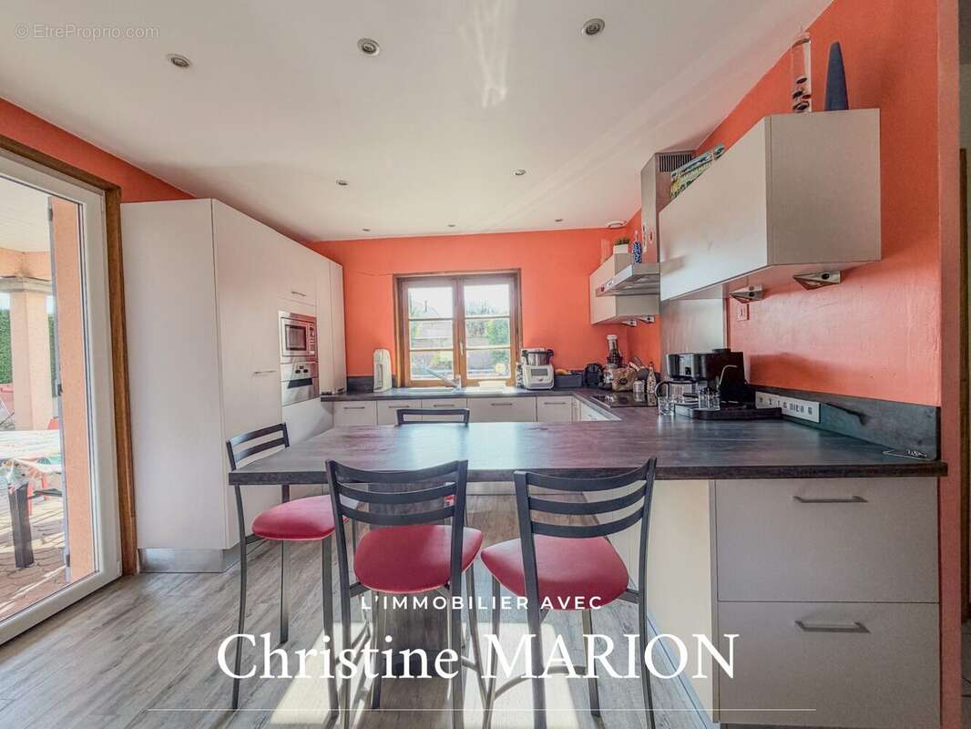 Maison 190 m² à Veauche  - photo 7