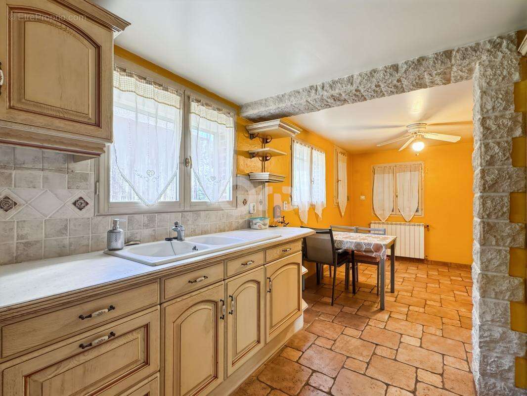 Maison à LE TILLEUL-OTHON