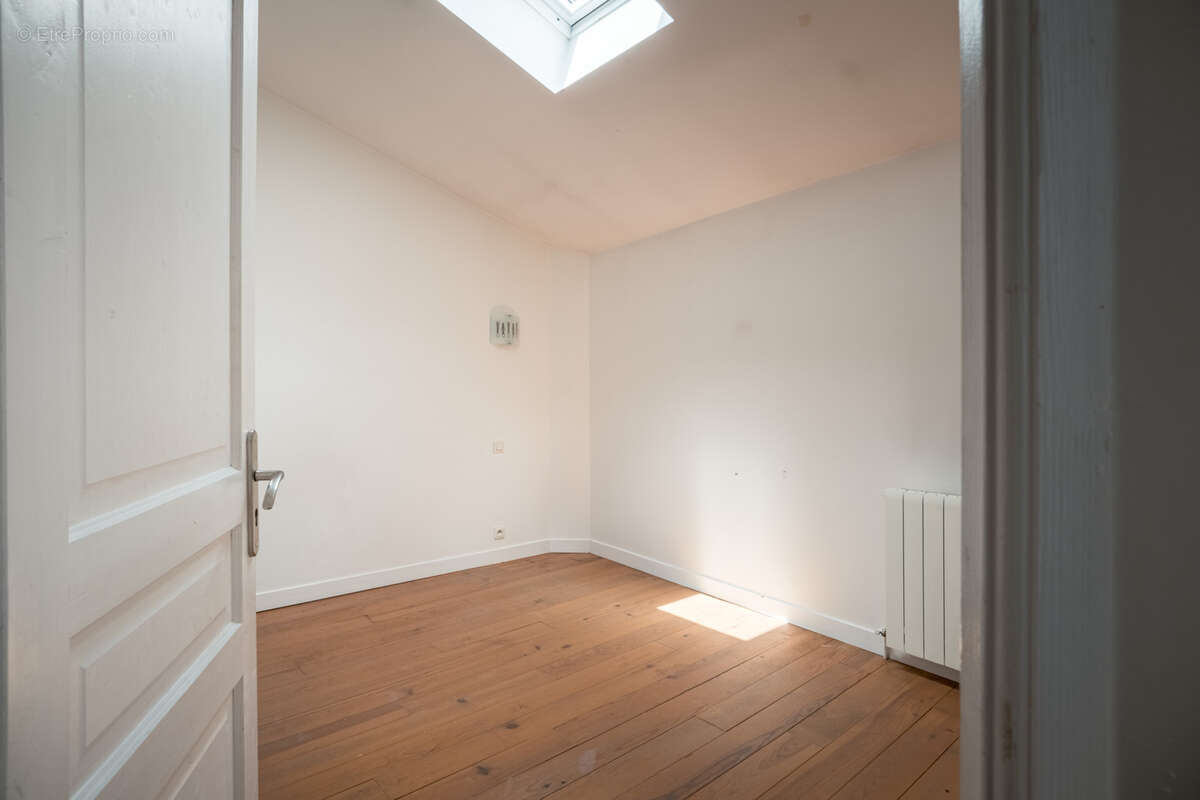 Bordeaux Fondaudège, emplacement exceptionnel, maison avec Jardin et Garage - photo 14
