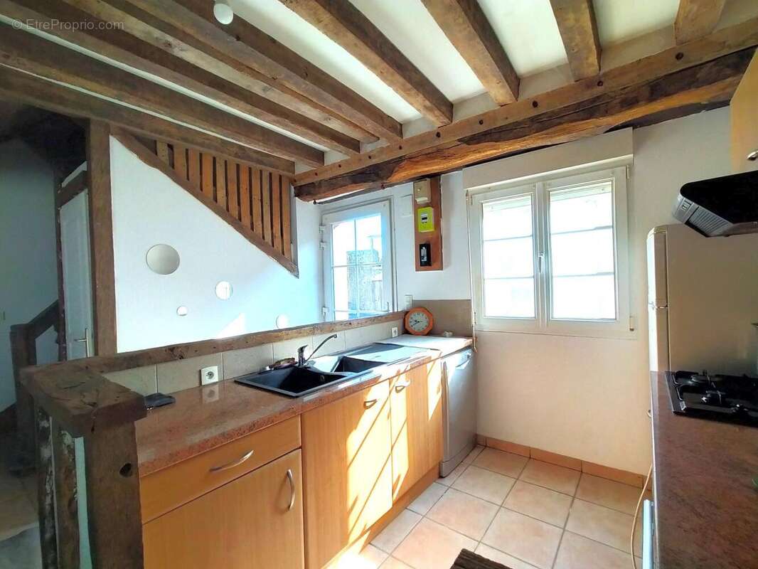 Deux maisons à vendre Sougé le Ganelon cuisine - Maison à SOUGE-LE-GANELON