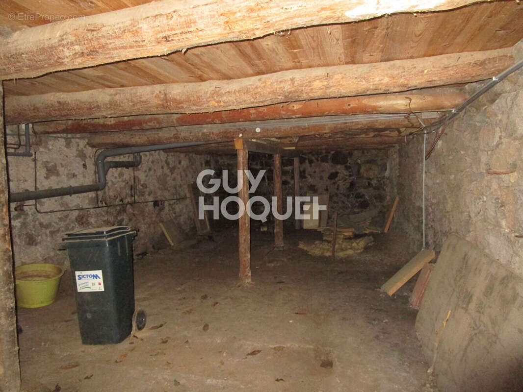 Maison à SIAUGUES-SAINTE-MARIE