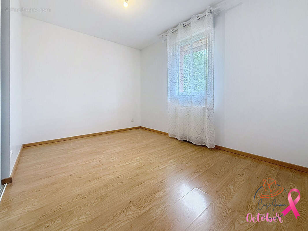 Maison à SAINT-GENIS-POUILLY