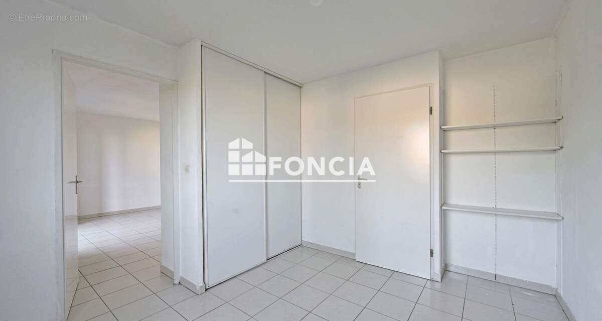 Appartement à FOURQUES