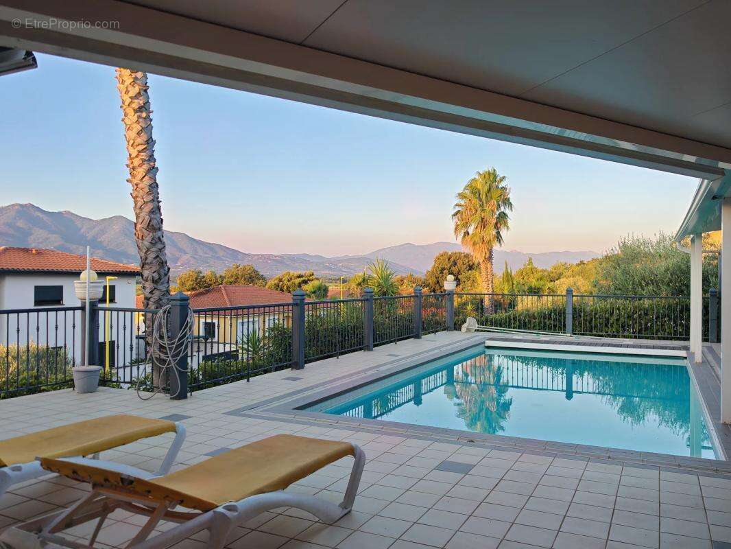 Villa 4 faces – plain-pied – 170 m² – piscine - photo 18