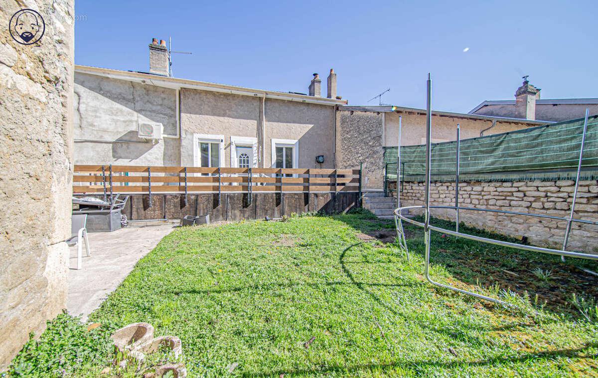 Maison de village avec terrasse et garages - photo 14