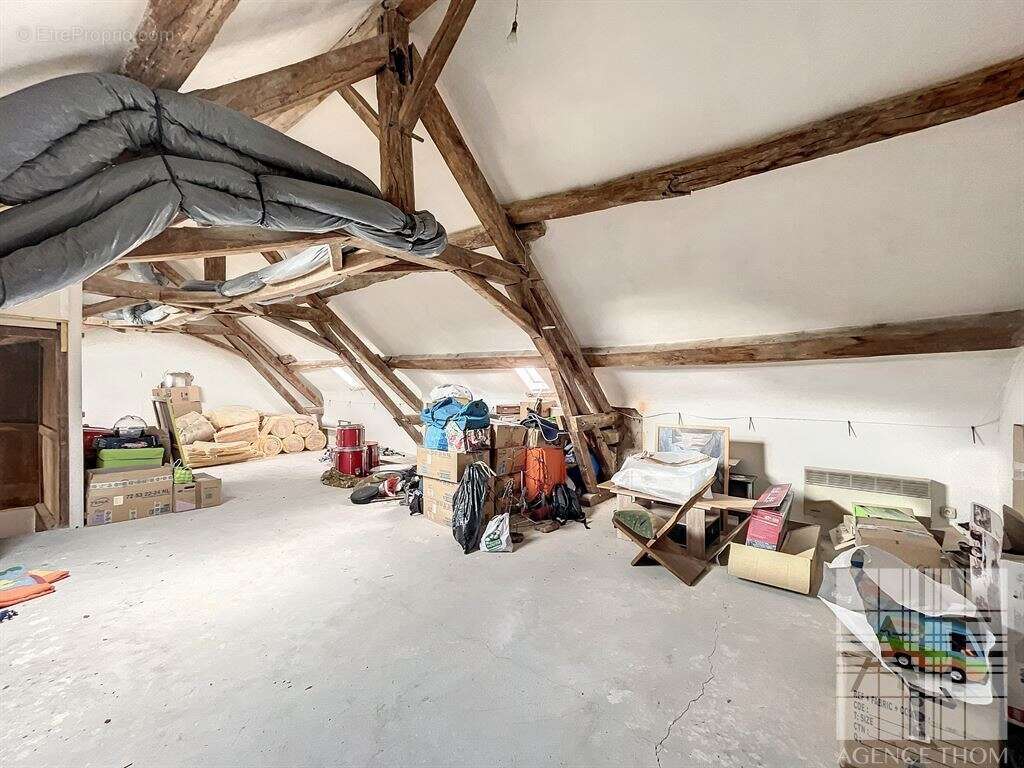 Maison à MONTREUIL-POULAY