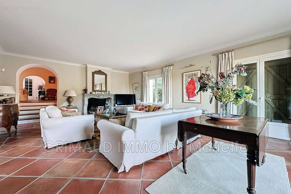 Maison à LA GARDE-FREINET