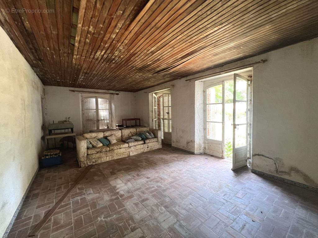 Maison 240 m² à Villiers-Louis  - photo 17