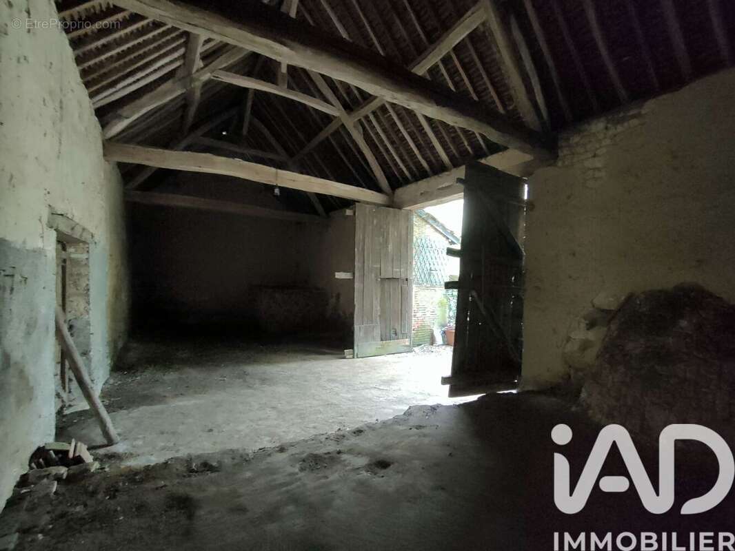 Maison 87 m² à Courgenay  - photo 2