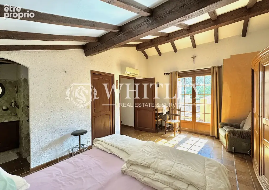 Villa rare à la vente avec grand terrain de plus de 5000 m2 et piscine - photo 11