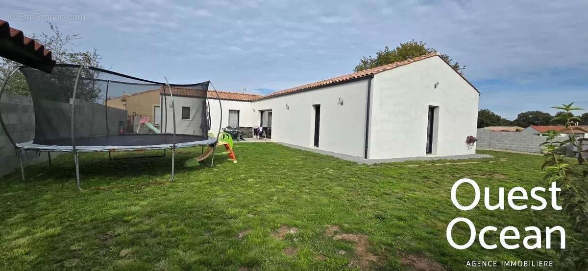 Maison à SAINT-AVAUGOURD-DES-LANDES