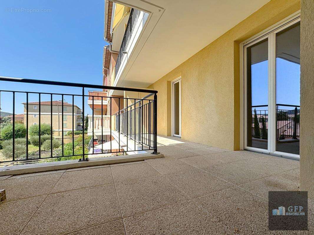 Appartement à BORMES-LES-MIMOSAS