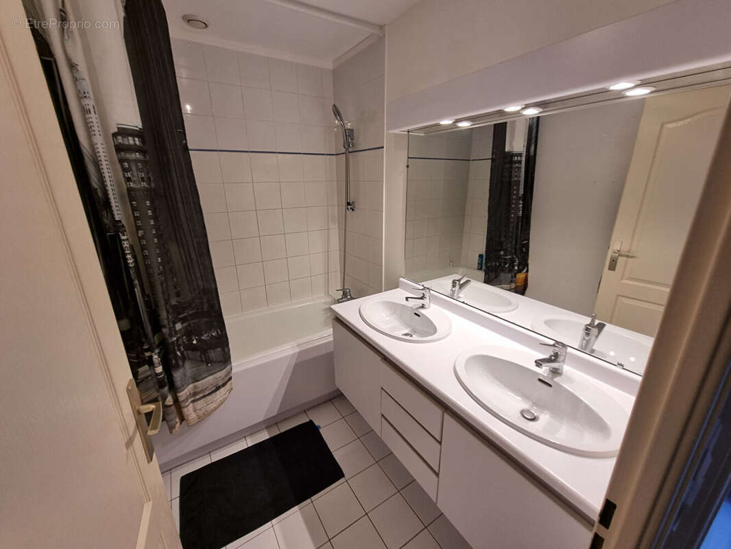 Maison à VOISINS-LE-BRETONNEUX