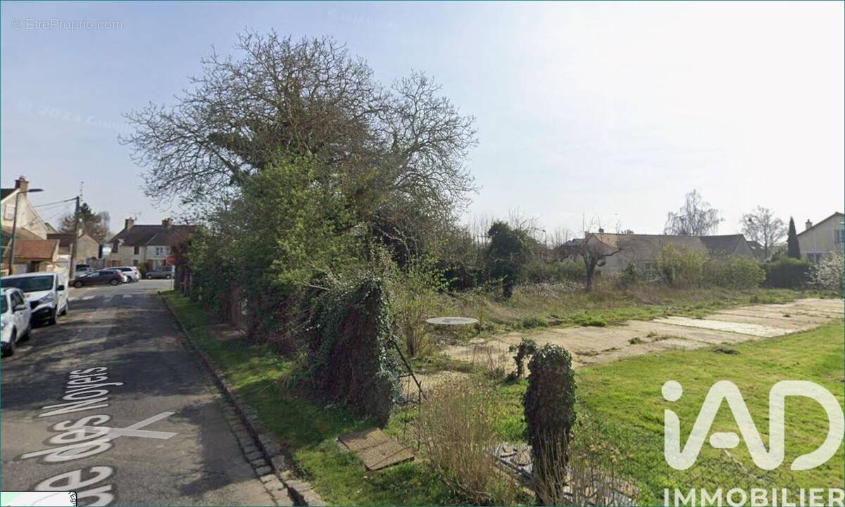 Photo 1 - Terrain à CRISENOY