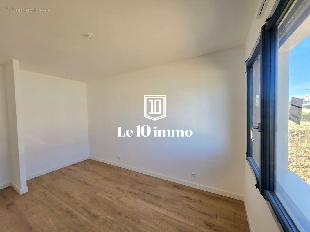 Maison 112 m² à Le May-Sur-Evre  - photo 7