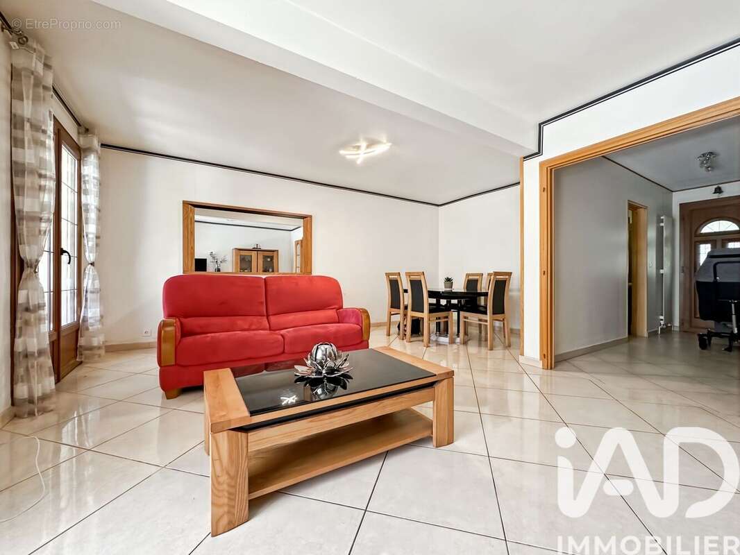 Photo 3 - Maison à PONTAULT-COMBAULT