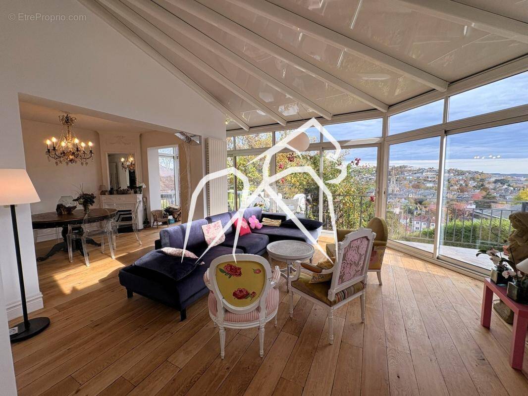 Maison à MONT-SAINT-AIGNAN