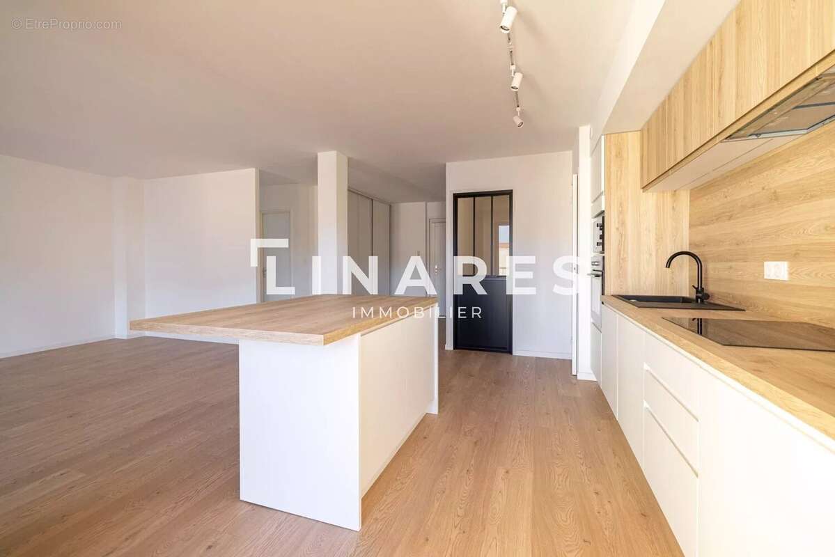 Appartement à MARSEILLE-8E