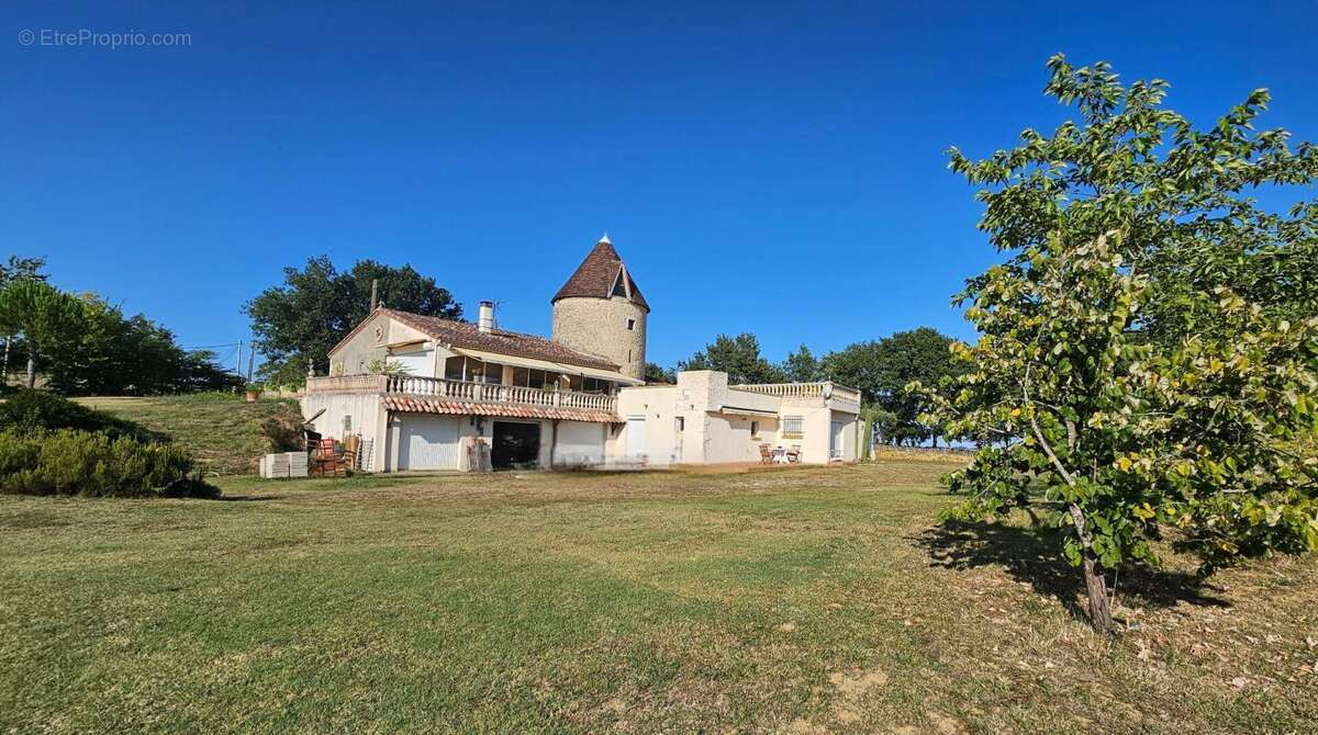 Maison Courrensan 8 pièce(s) 280 m2 - photo 3