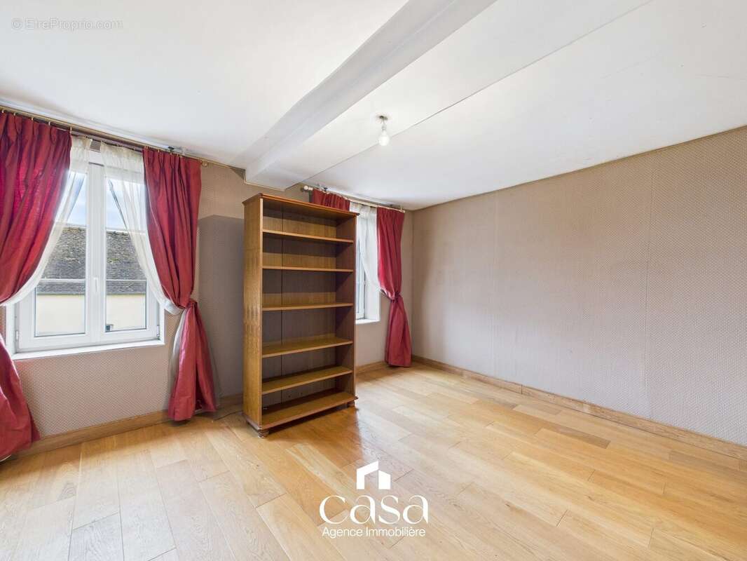 Maison à MORTEAUX-COULIBOEUF